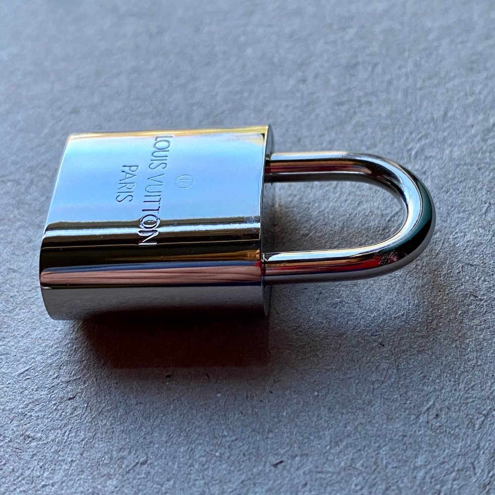 New  Palladium Louis Vuitton Lock with Two Keys - Picture 2 of 3